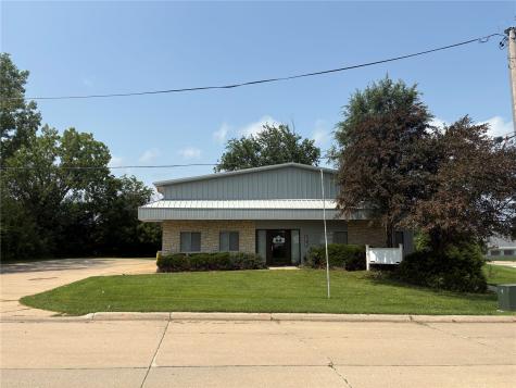 1910 St Andrews Court NE Cedar Rapids IA 52402
