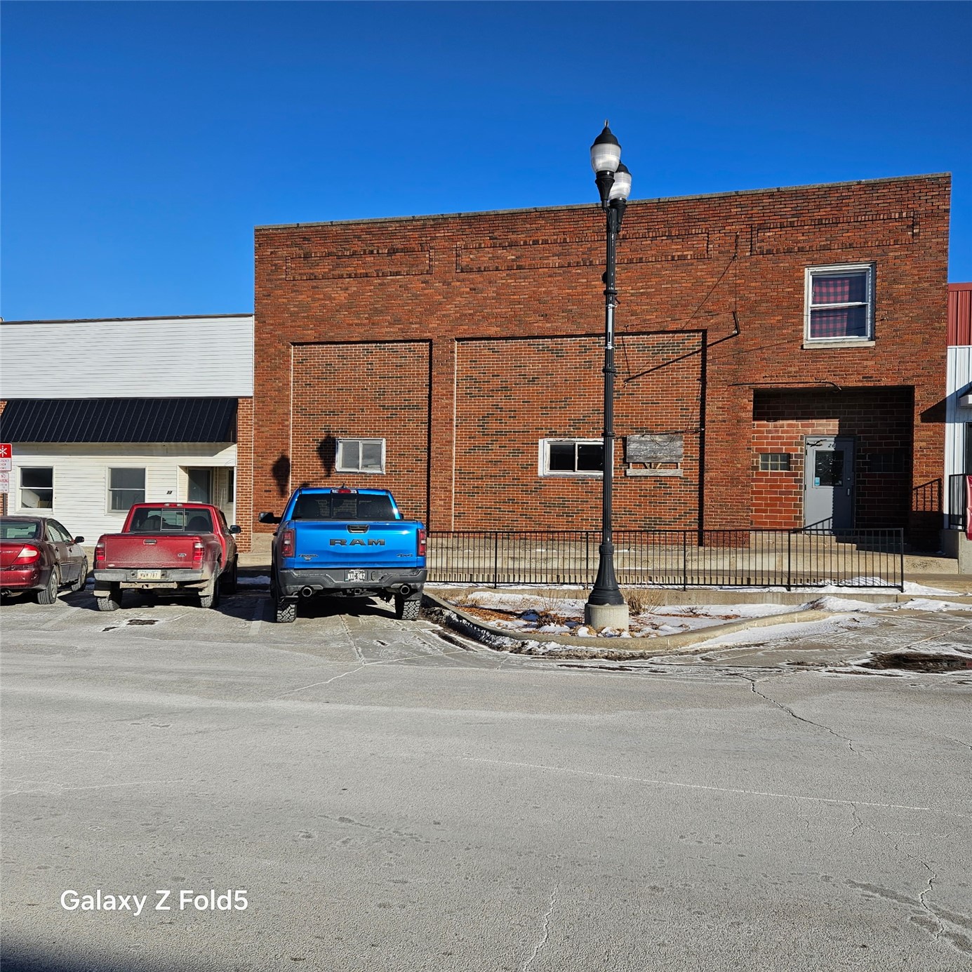 26 Main Street Newhall IA 52315