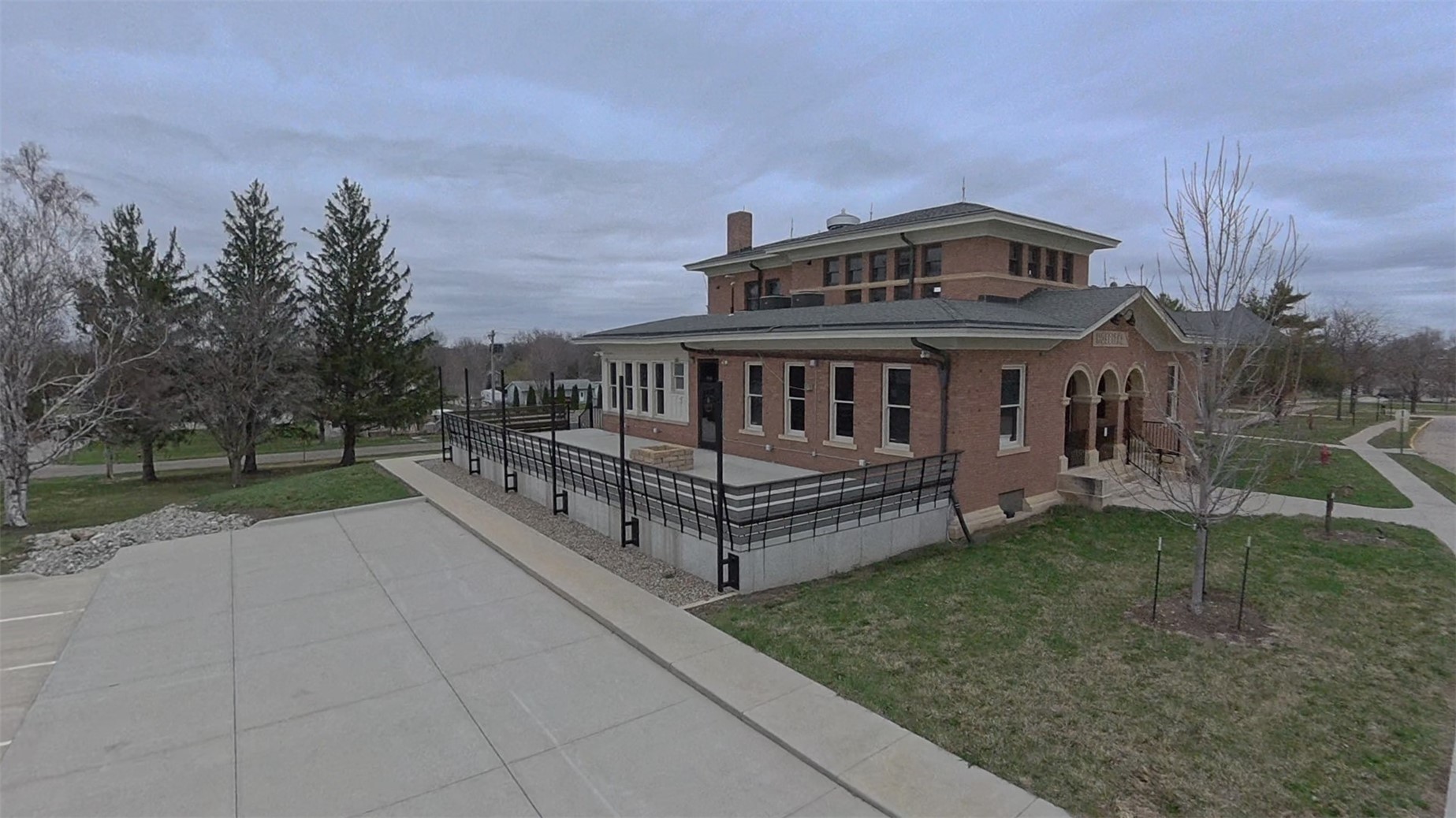 916 W 9th Street Vinton IA 52349