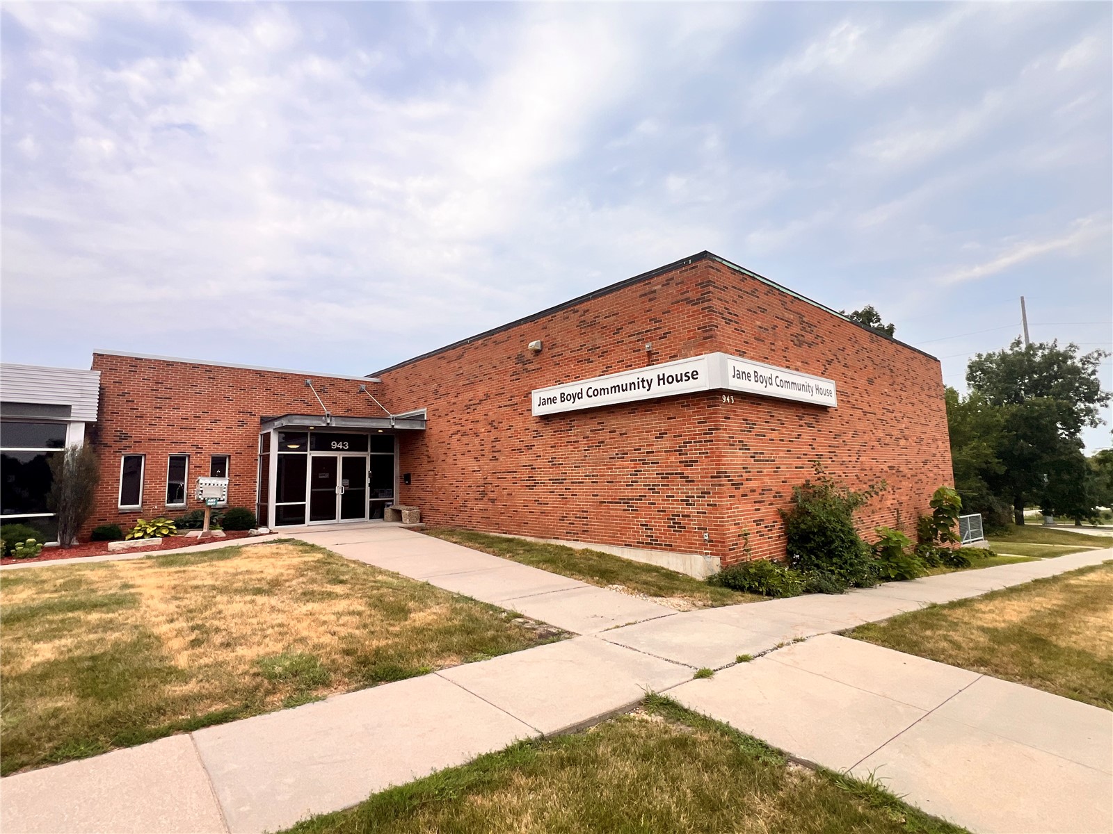 943 14th Avenue SE Cedar Rapids IA 52403