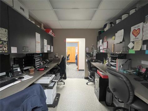4201 Glass Road NE Cedar Rapids IA 52402