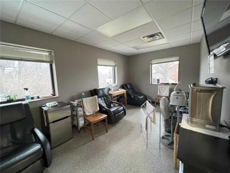 4201 Glass Road NE Cedar Rapids IA 52402