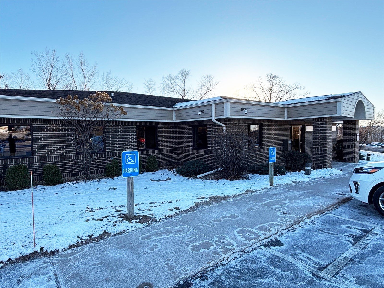 4201 Glass Road NE Cedar Rapids IA 52402