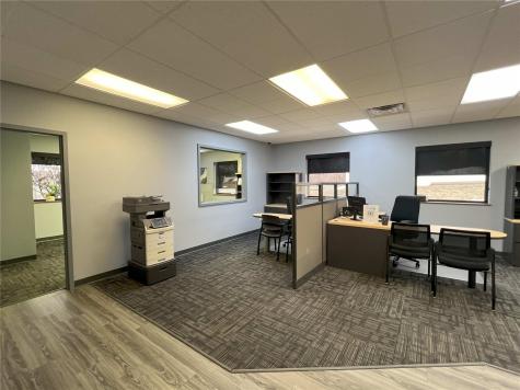 4201 Glass Road NE Cedar Rapids IA 52402