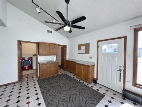 5104 J Street SW Cedar Rapids IA 52404