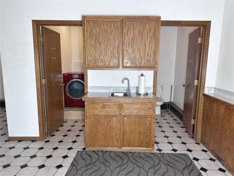 5104 J Street SW Cedar Rapids IA 52404