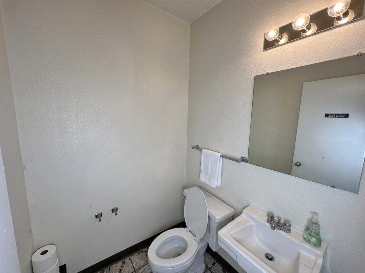 5104 J Street SW Cedar Rapids IA 52404