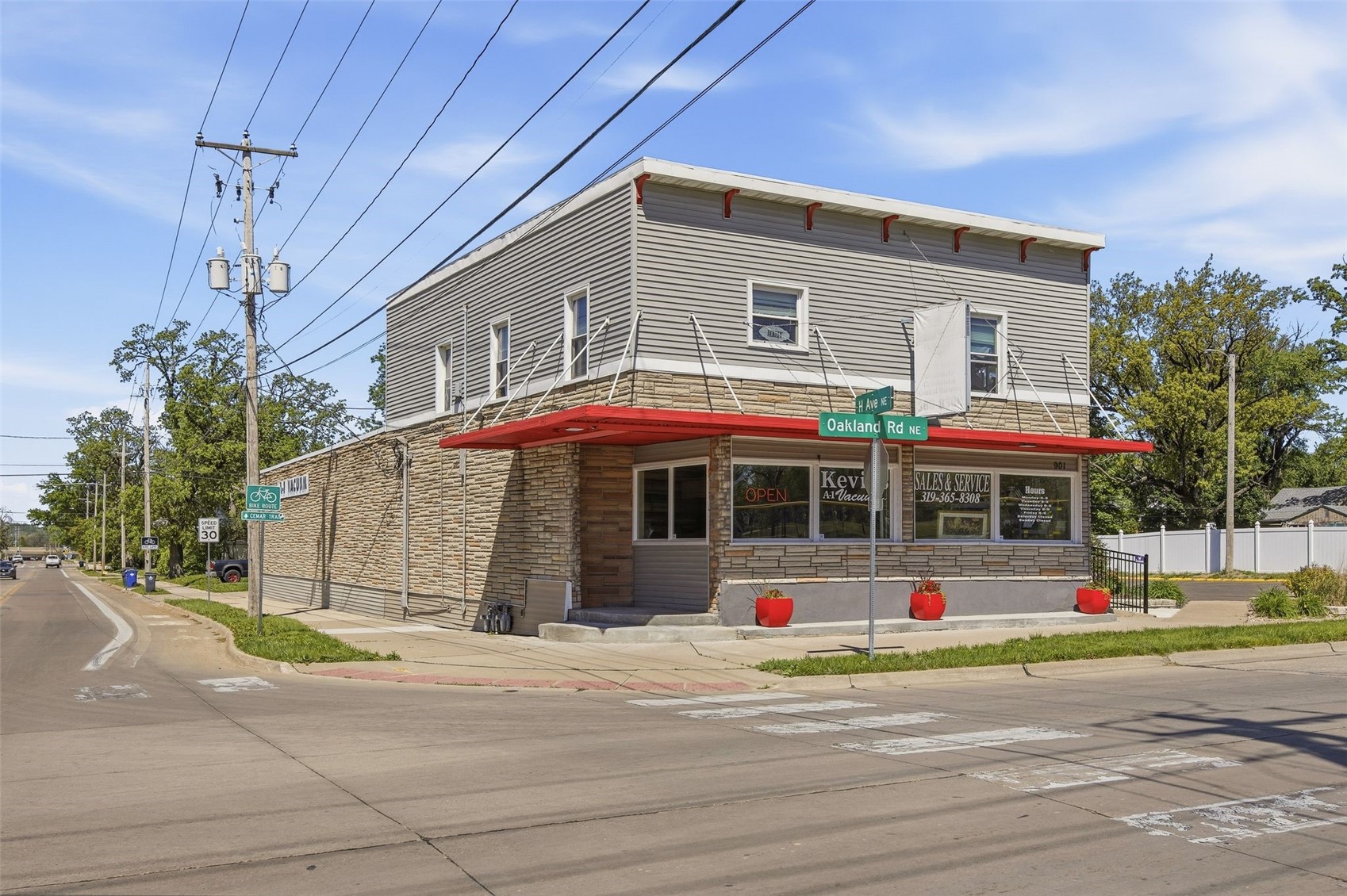 901 Oakland Road NE Cedar Rapids IA 52402