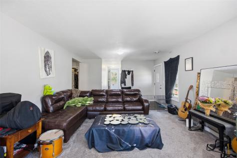 901 Oakland Road NE Cedar Rapids IA 52402