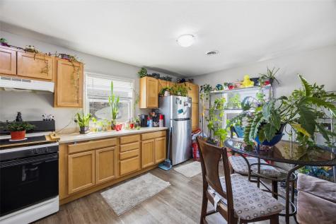 901 Oakland Road NE Cedar Rapids IA 52402