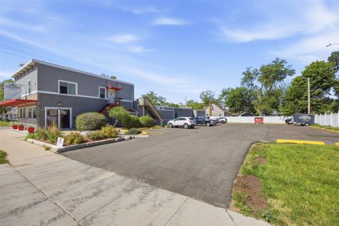 901 Oakland Road NE Cedar Rapids IA 52402
