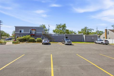 901 Oakland Road NE Cedar Rapids IA 52402