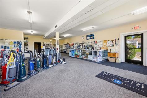 901 Oakland Road NE Cedar Rapids IA 52402