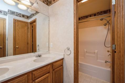 917 74th Street NE Cedar Rapids IA 52402