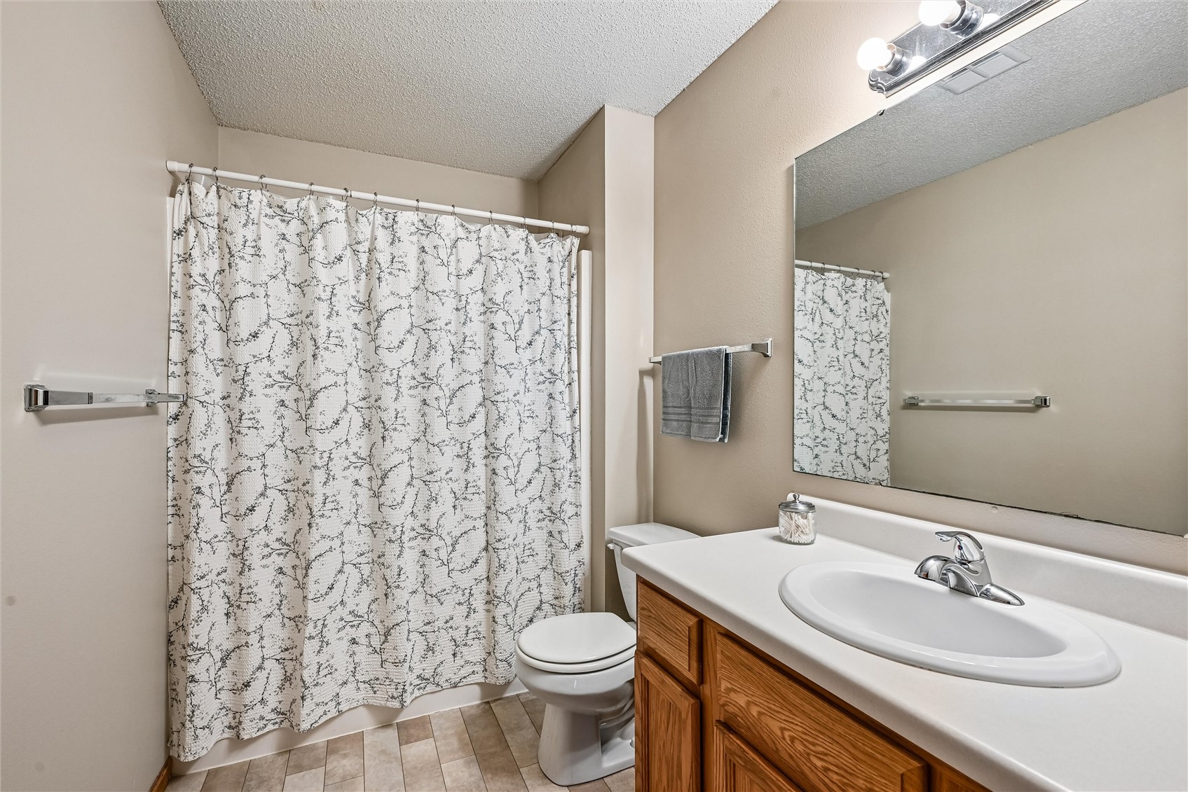 600 Colton Circle NE Cedar Rapids IA 52402