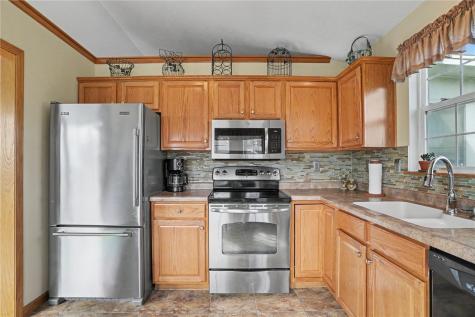 6317 Greenbriar Lane SW Cedar Rapids IA 52404