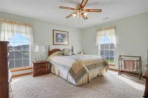 6317 Greenbriar Lane SW Cedar Rapids IA 52404