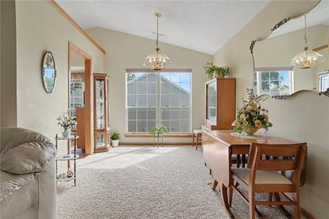 6317 Greenbriar Lane SW Cedar Rapids IA 52404