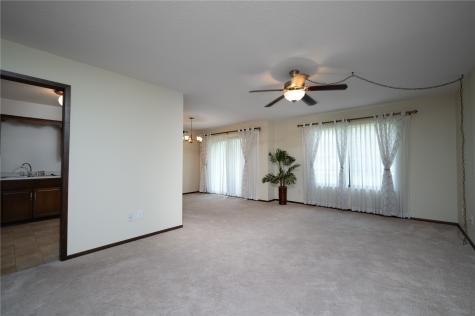 5703 Golden Court NE Cedar Rapids IA 52402