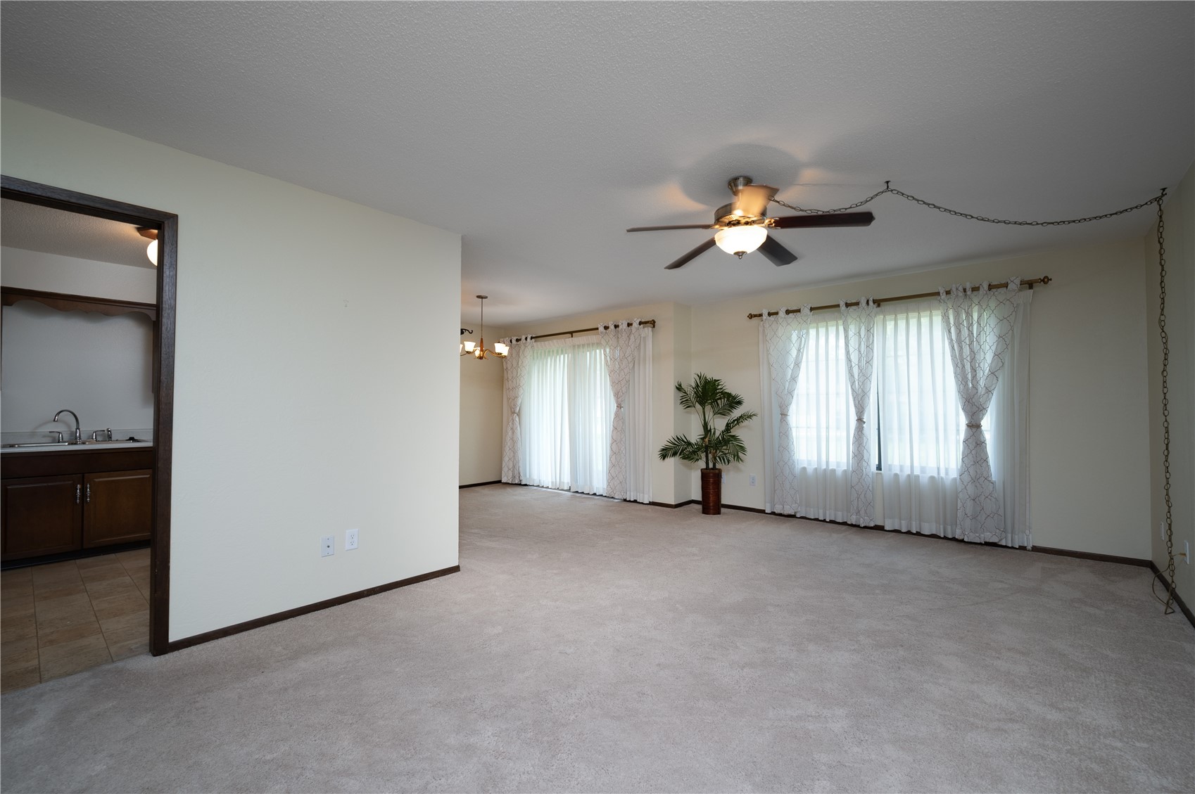 5703 Golden Court NE Cedar Rapids IA 52402