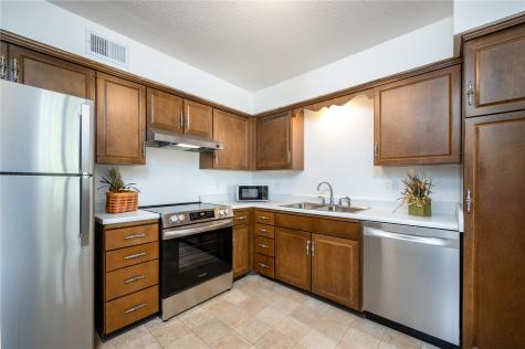 5703 Golden Court NE Cedar Rapids IA 52402