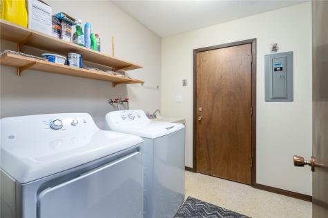 5703 Golden Court NE Cedar Rapids IA 52402