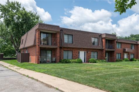 5703 Golden Court NE Cedar Rapids IA 52402