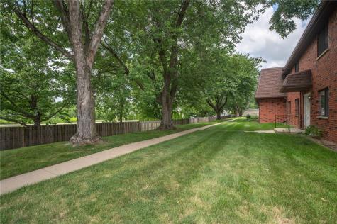 5703 Golden Court NE Cedar Rapids IA 52402