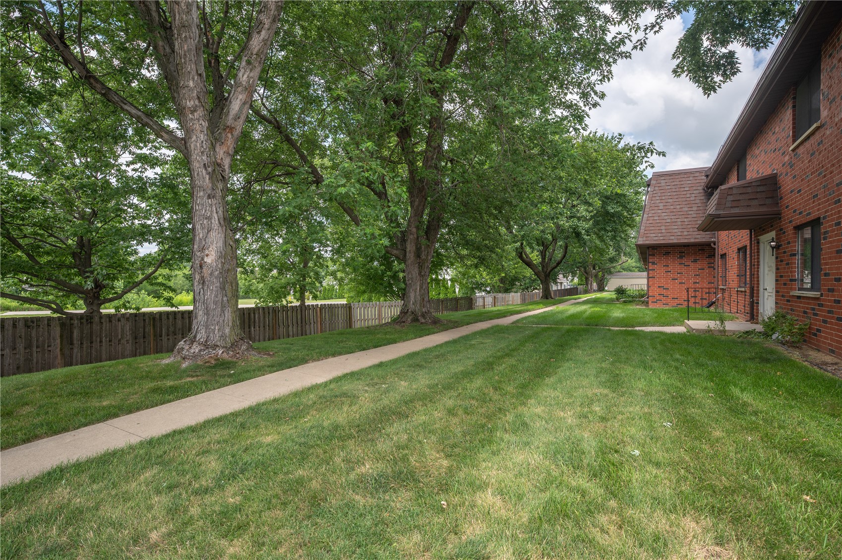 5703 Golden Court NE Cedar Rapids IA 52402