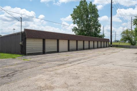 5703 Golden Court NE Cedar Rapids IA 52402