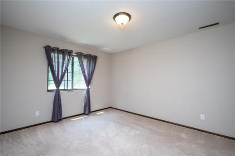 5703 Golden Court NE Cedar Rapids IA 52402