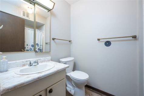 5703 Golden Court NE Cedar Rapids IA 52402