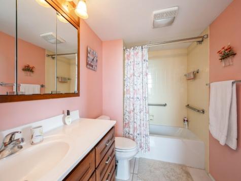 2222 1st Avenue NE Cedar Rapids IA 52402