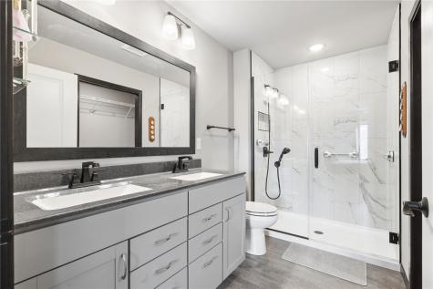1603 Petrus NE Cedar Rapids IA 52402