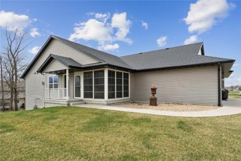 1603 Petrus NE Cedar Rapids IA 52402