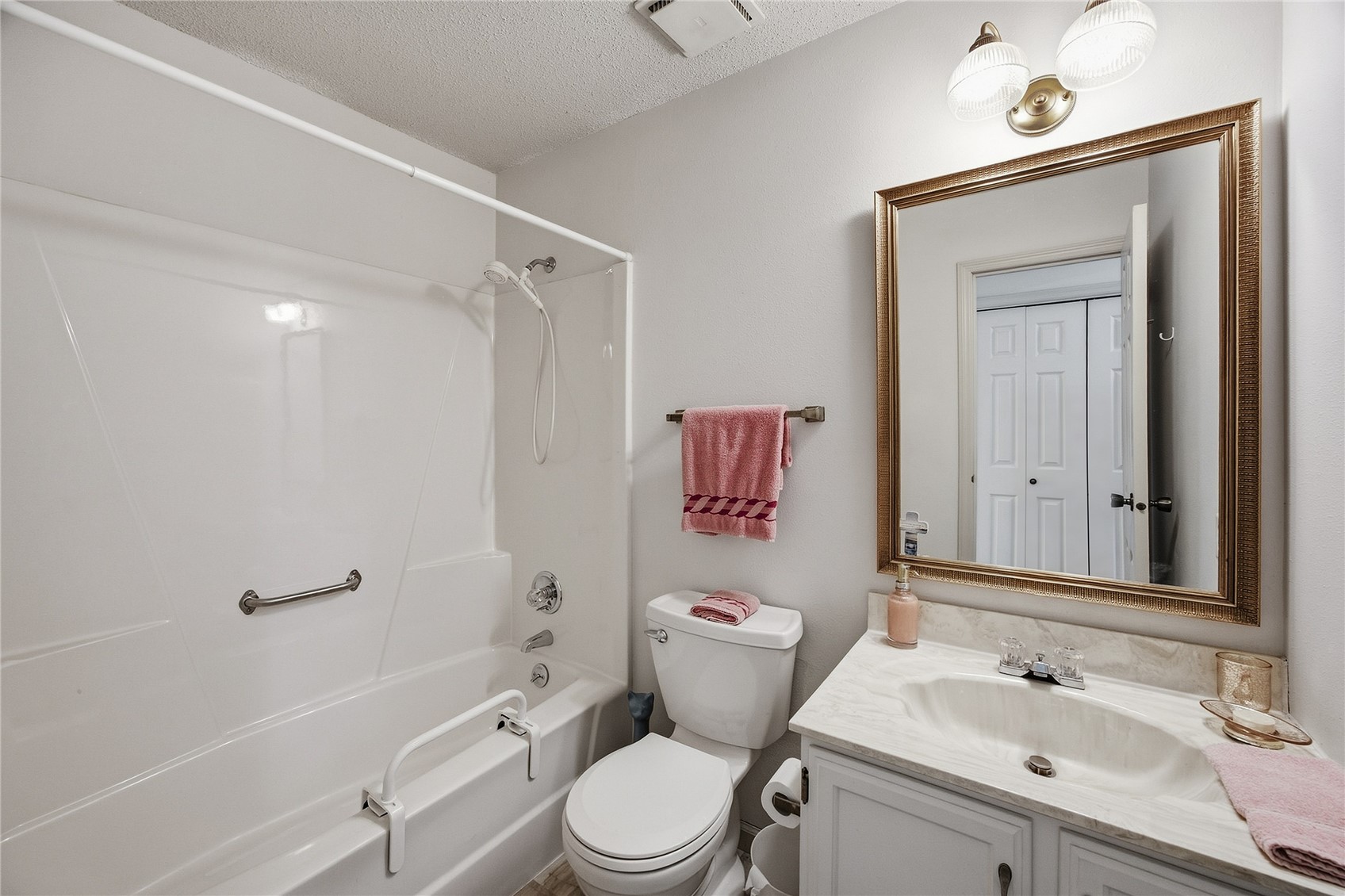 4019 Summerfield Lane NE Cedar Rapids IA 52402