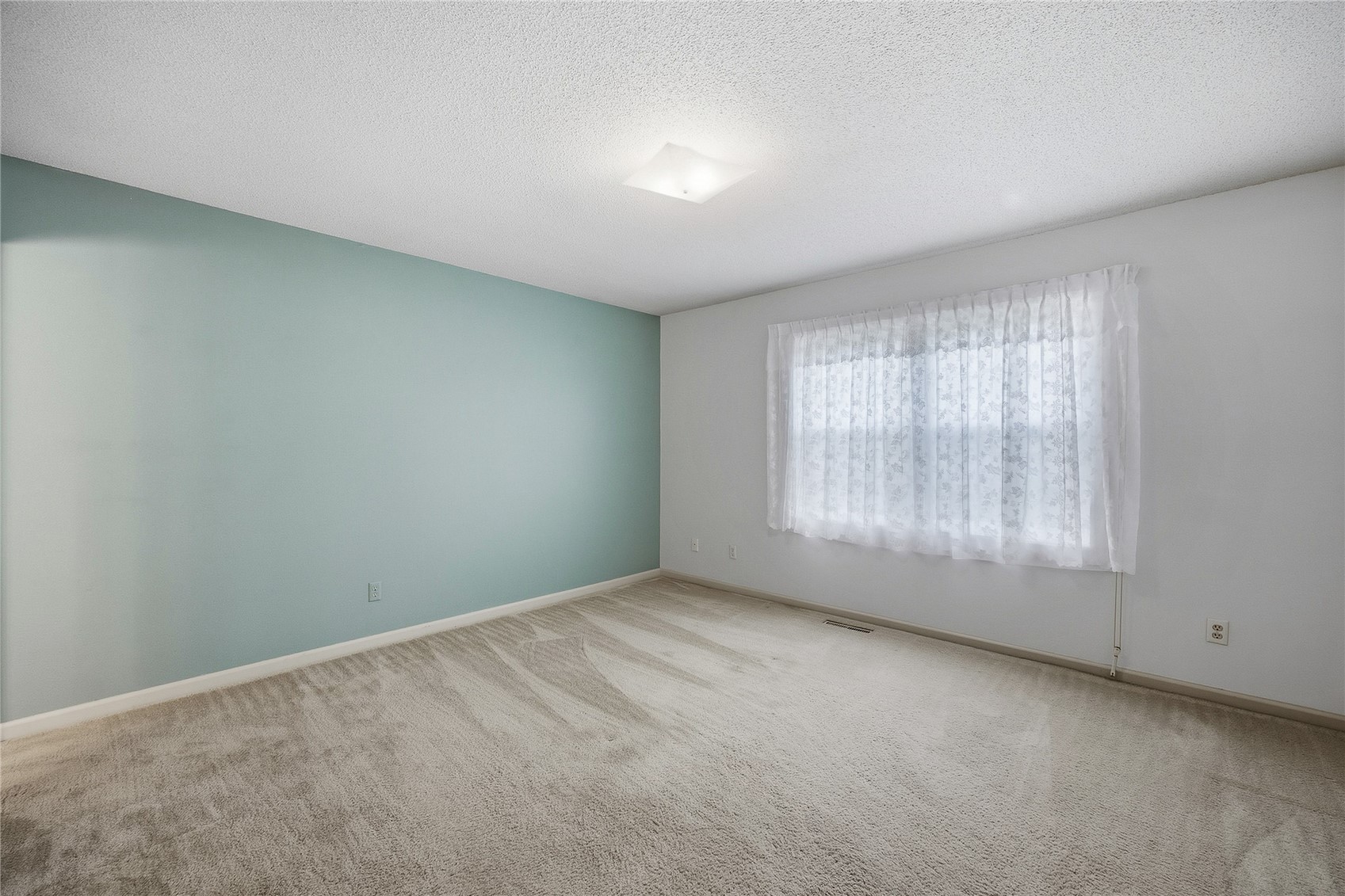 4019 Summerfield Lane NE Cedar Rapids IA 52402