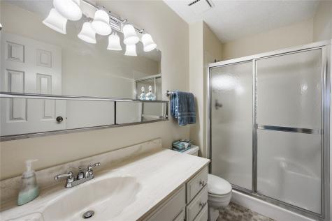 4019 Summerfield Lane NE Cedar Rapids IA 52402