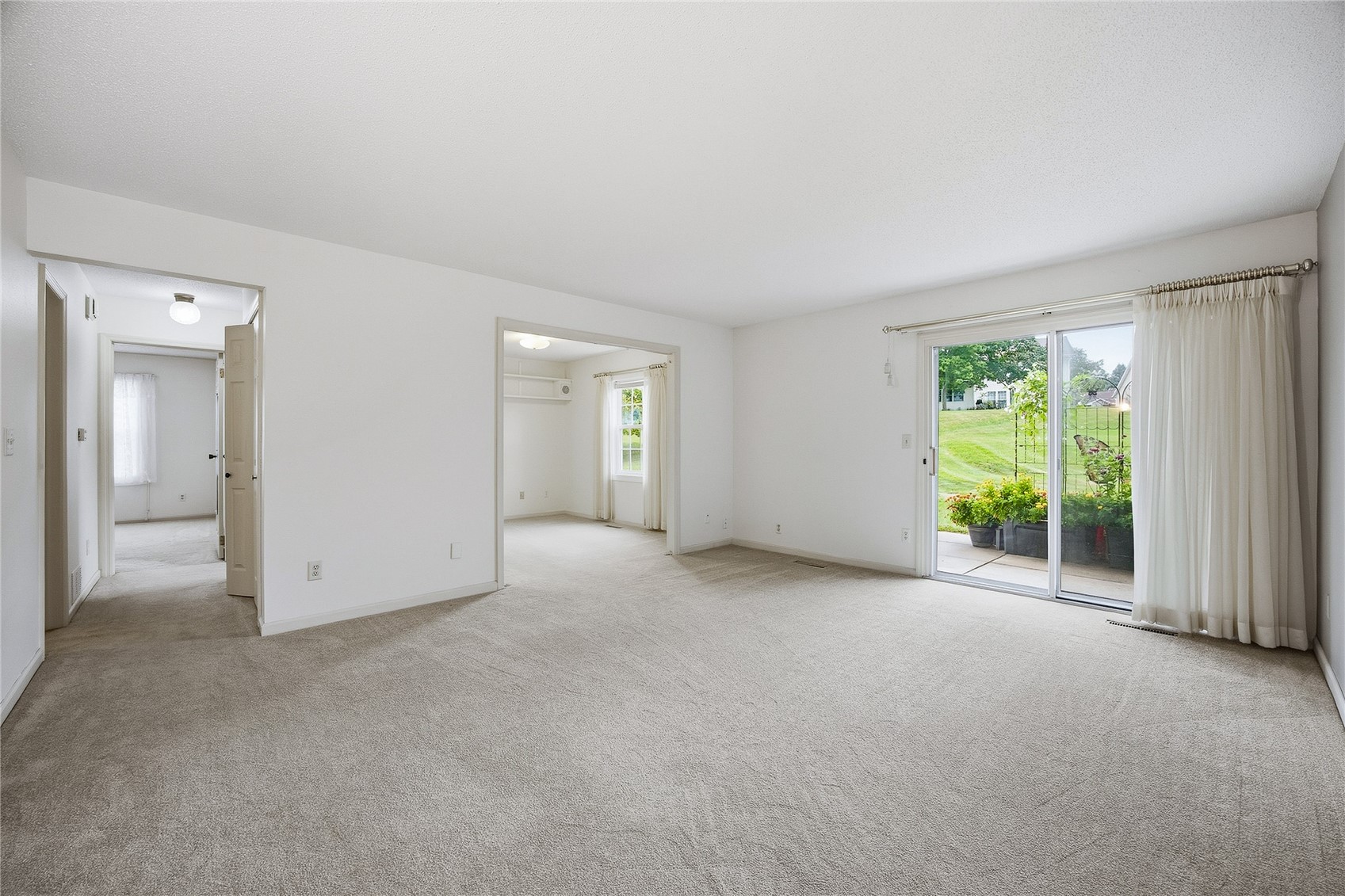 4019 Summerfield Lane NE Cedar Rapids IA 52402