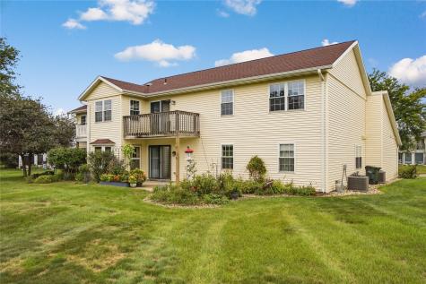 4019 Summerfield Lane NE Cedar Rapids IA 52402