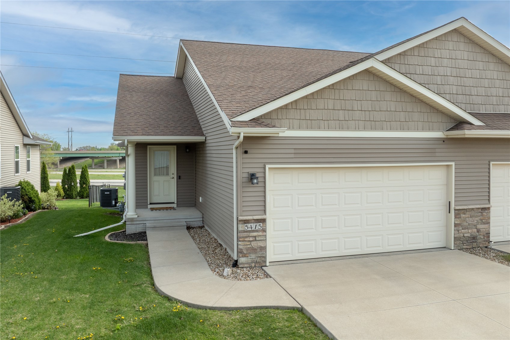 5415 Dostal SW Cedar Rapids IA 52404