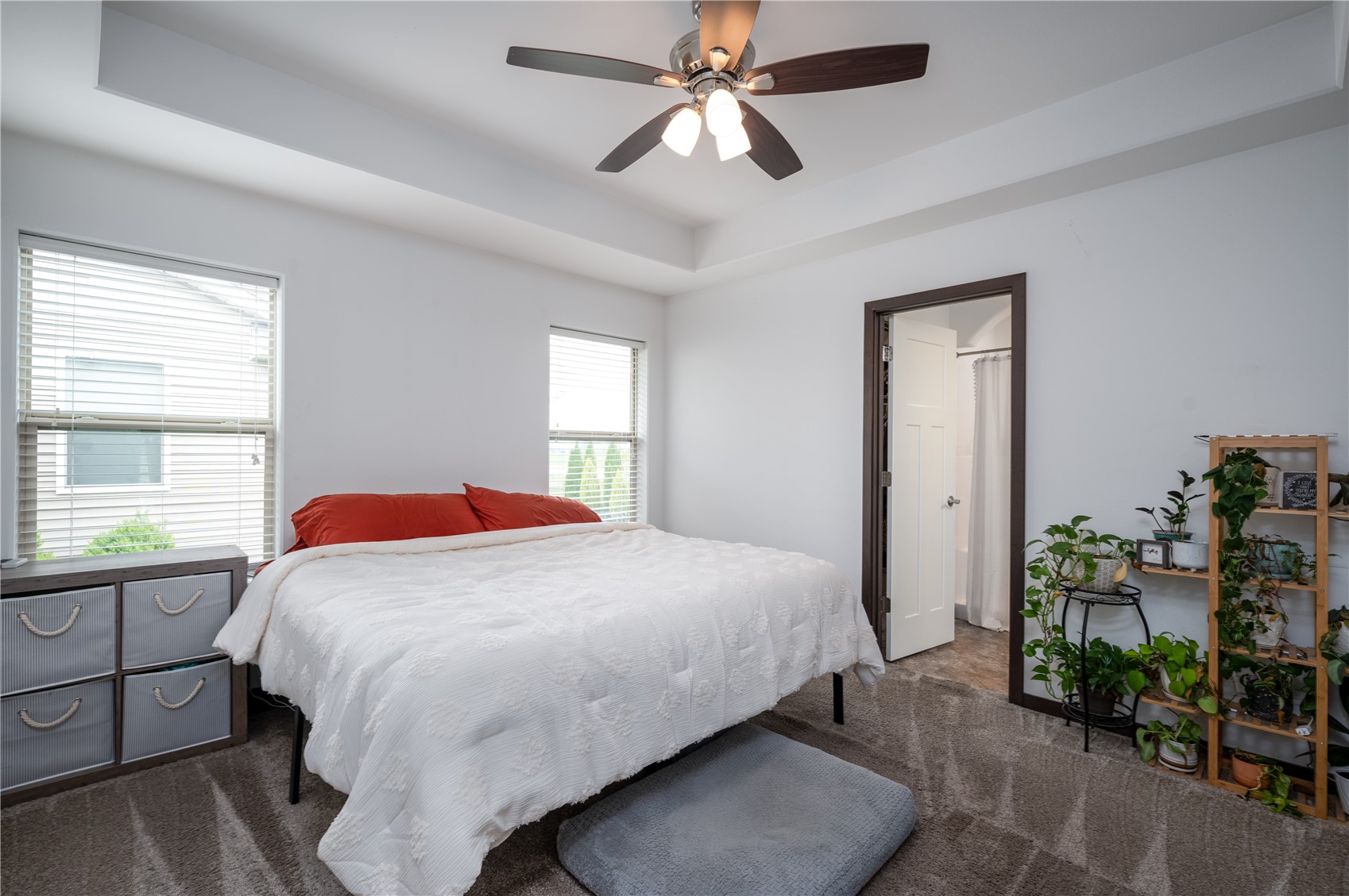 5415 Dostal SW Cedar Rapids IA 52404