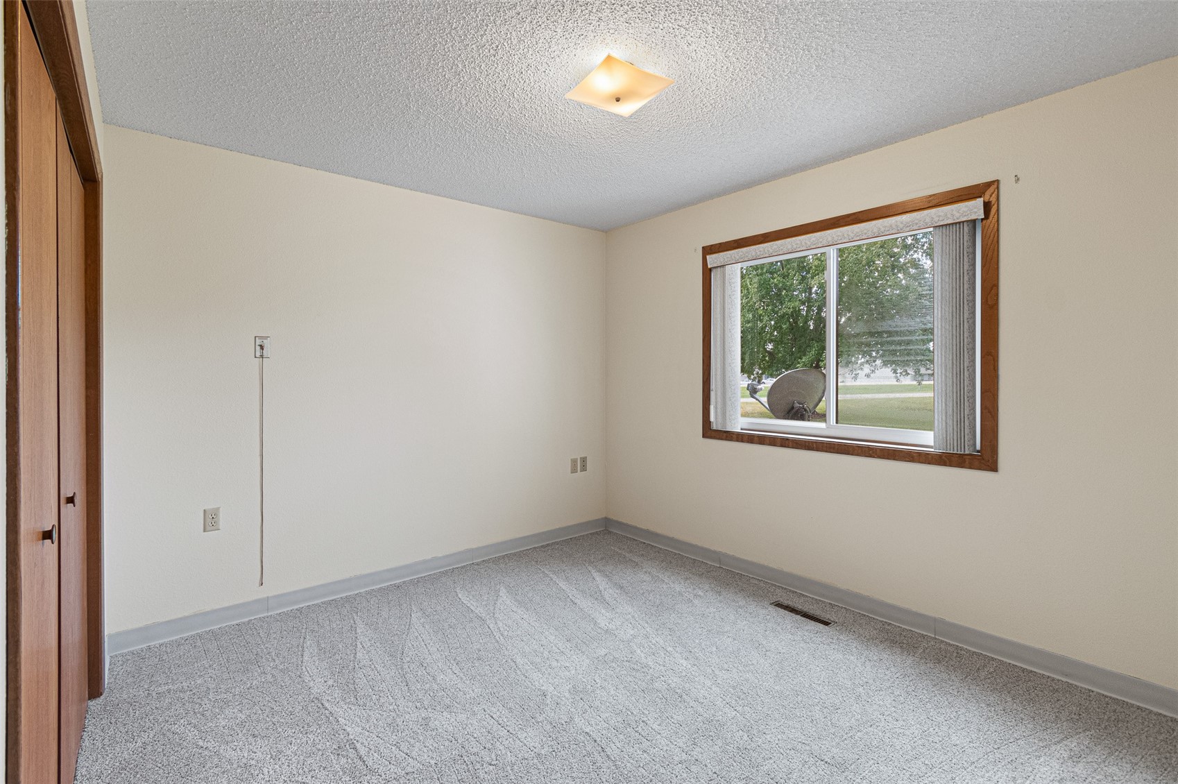 730 S Market Street Solon IA 52333