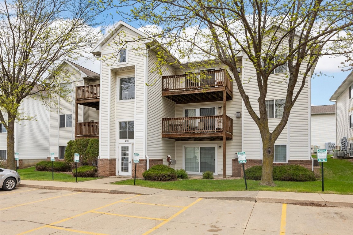4619 1st Avenue SW Cedar Rapids IA 52404