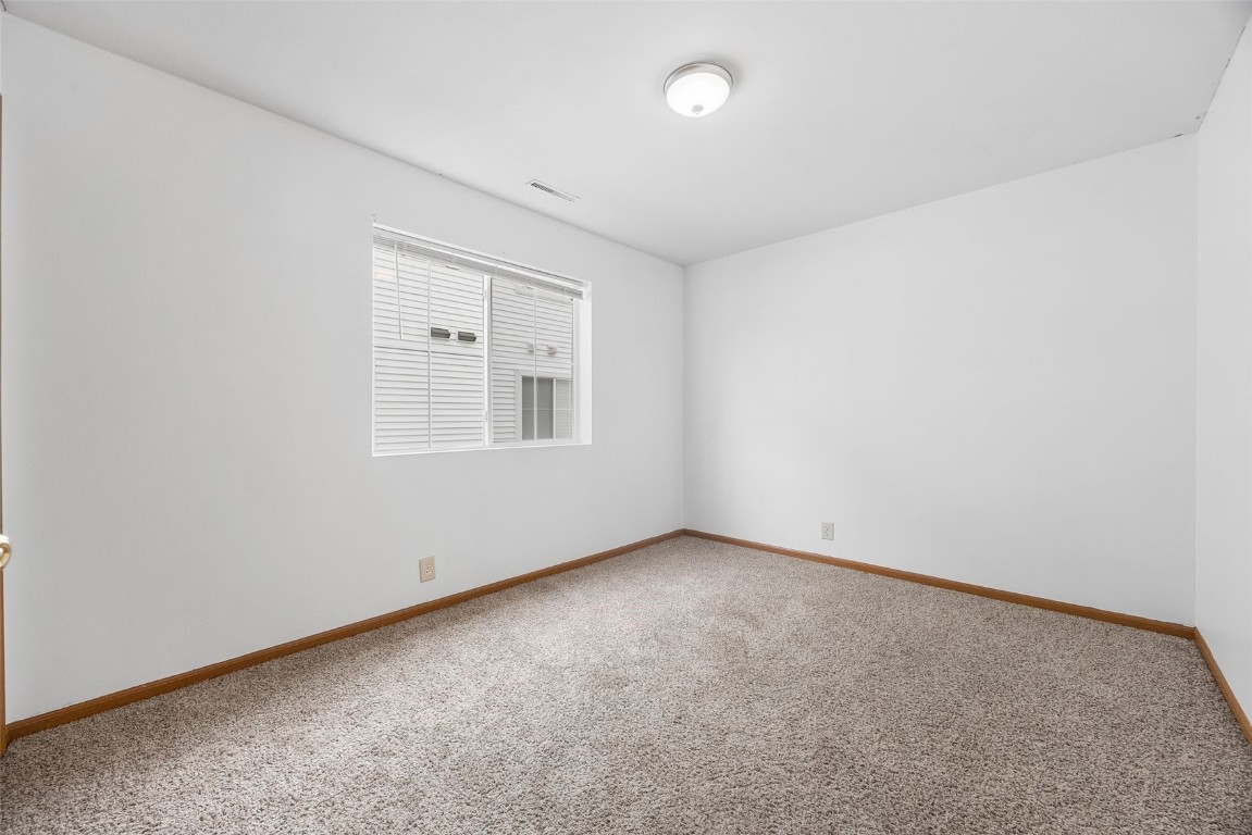 4619 1st Avenue SW Cedar Rapids IA 52404