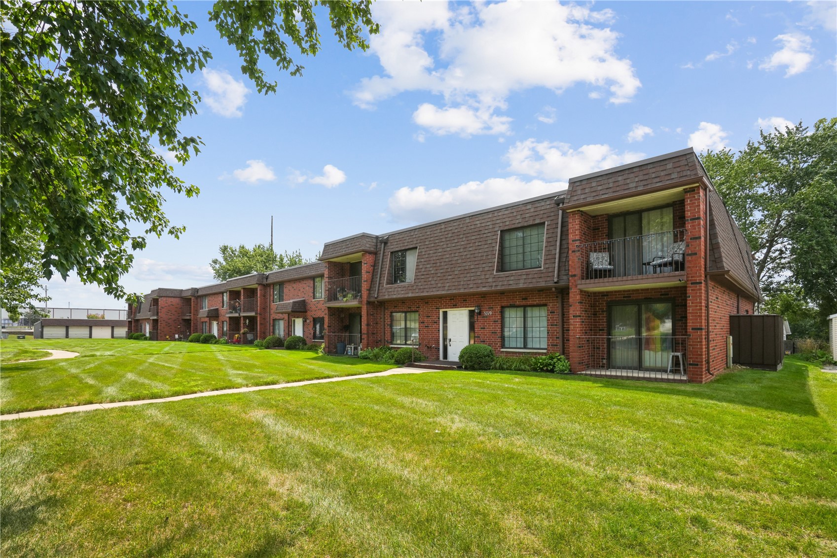 5715 Golden Court NE Cedar Rapids IA 52402