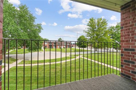 5715 Golden Court NE Cedar Rapids IA 52402