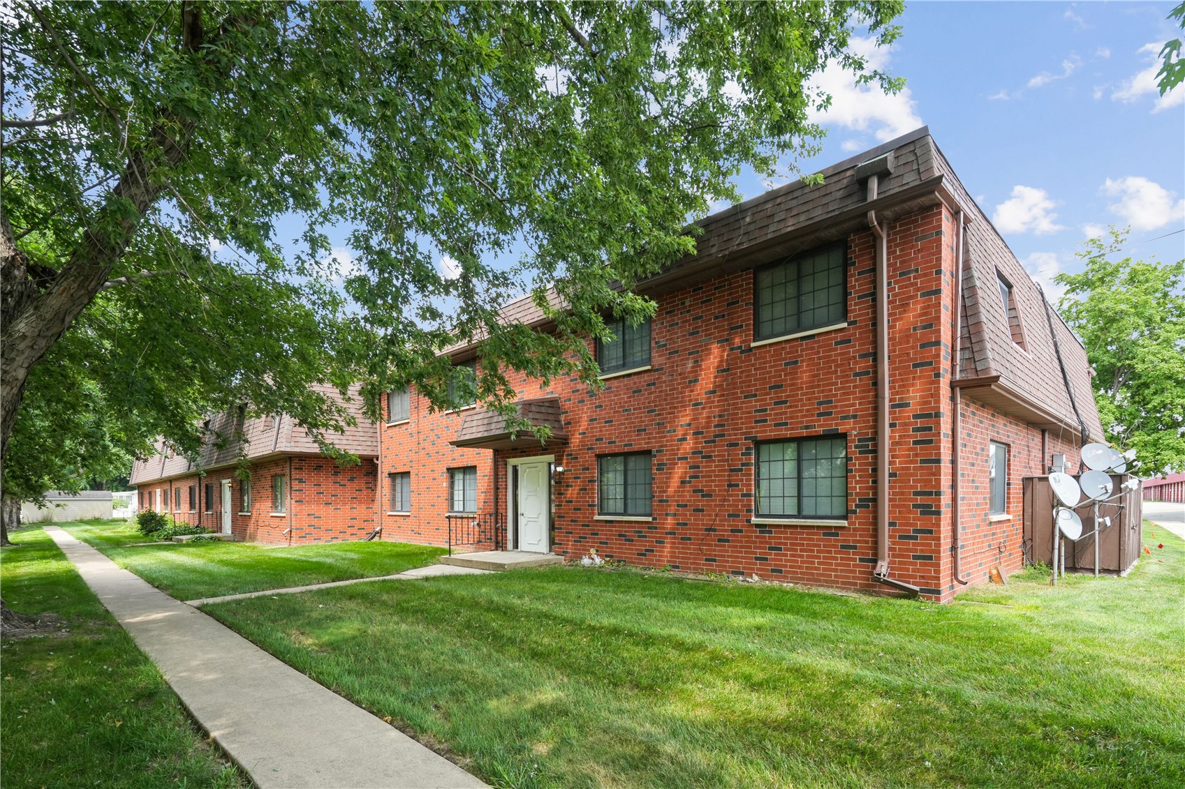 5715 Golden Court NE Cedar Rapids IA 52402