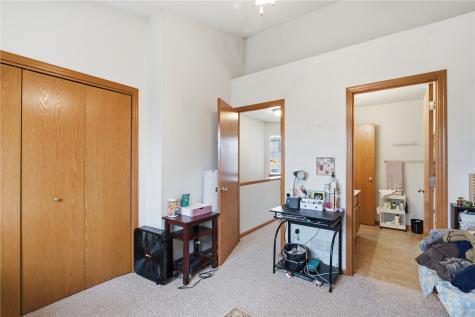 531 E Goldfinch Tiffin IA 52340