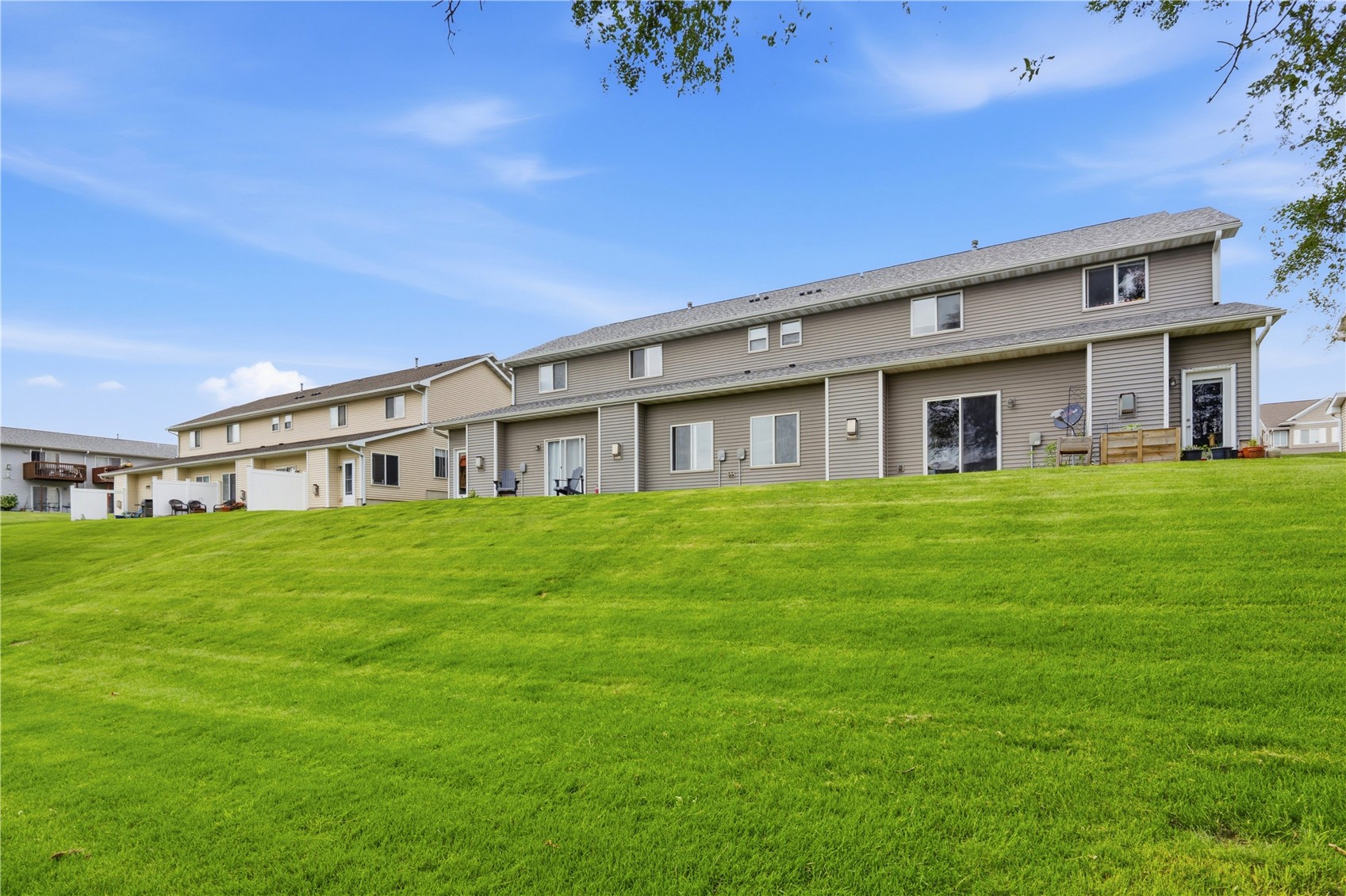 531 E Goldfinch Tiffin IA 52340